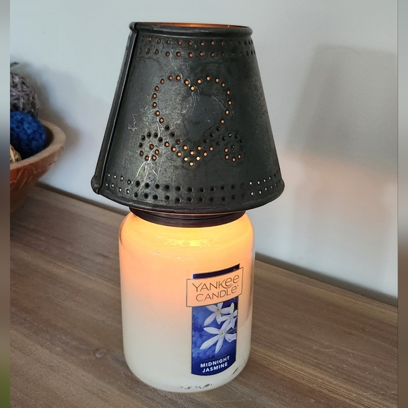 🕯️ Yankee Candle Rustic Metal Topper – Heart & Home Design, Preowned - Picture 15 of 15